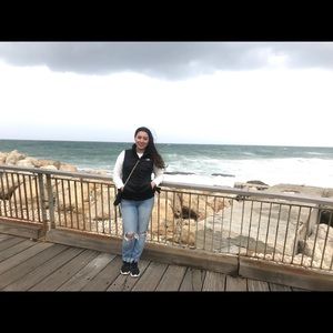 Meet your Posher, Raya